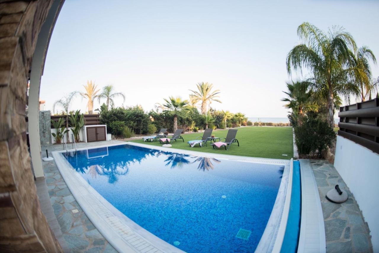Villa Nirvana Seafront *